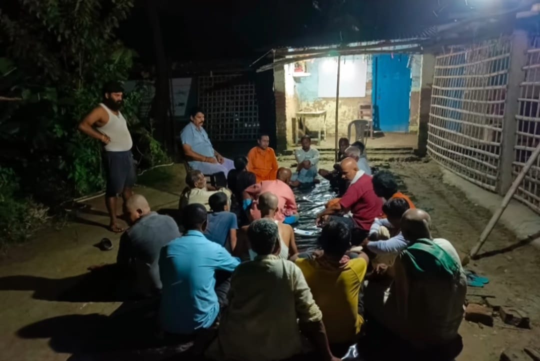 रात की ग्राम बैठक